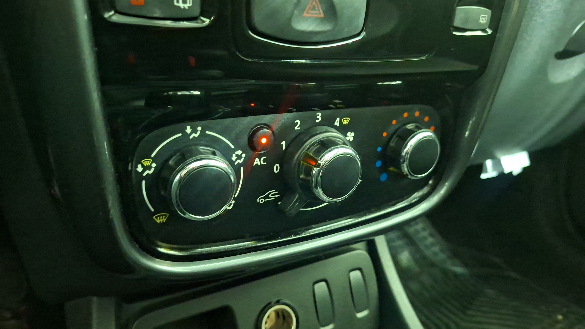 Renault Duster — foto 14 de 15