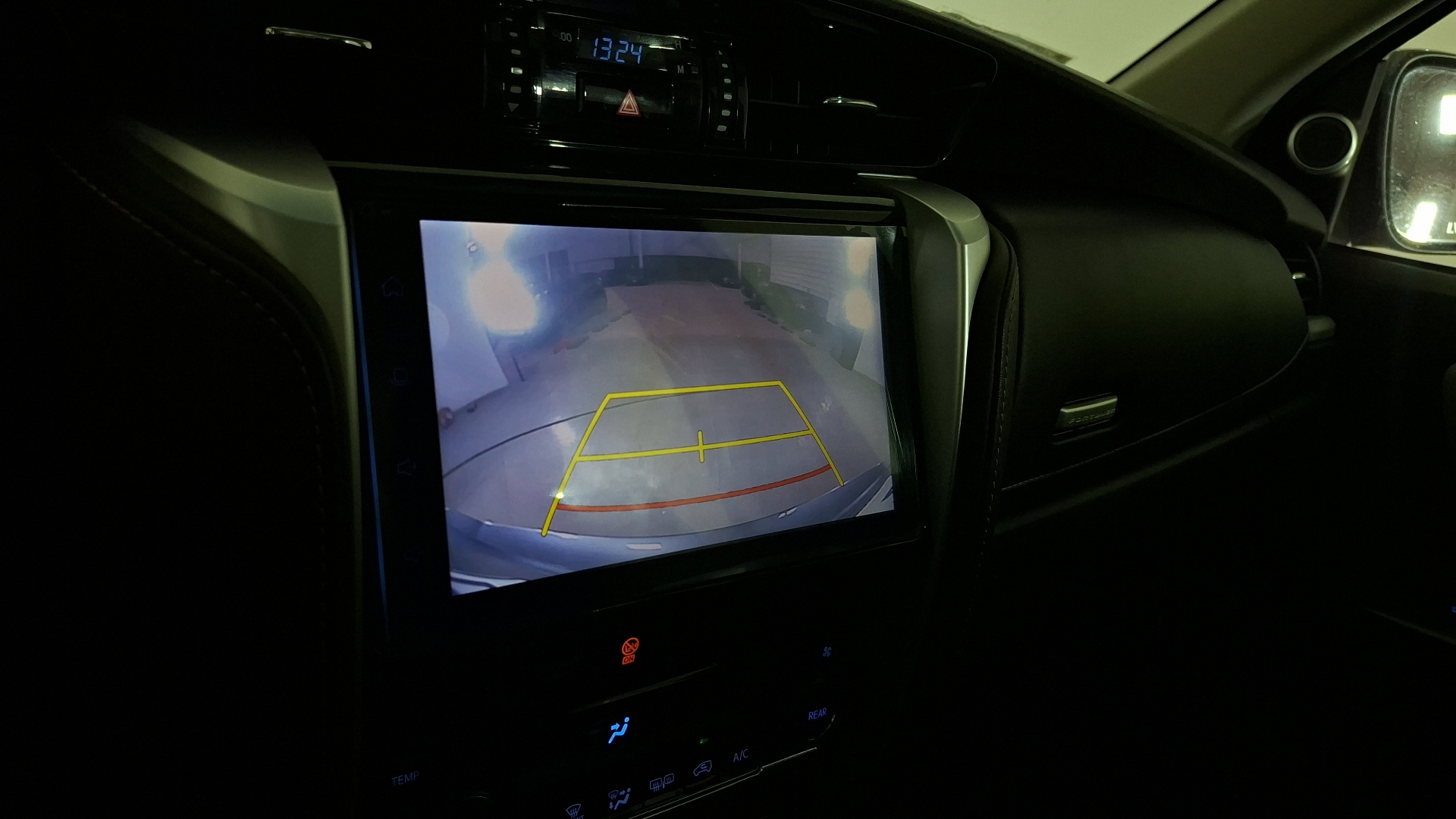 Toyota Fortuner — foto 12 de 17