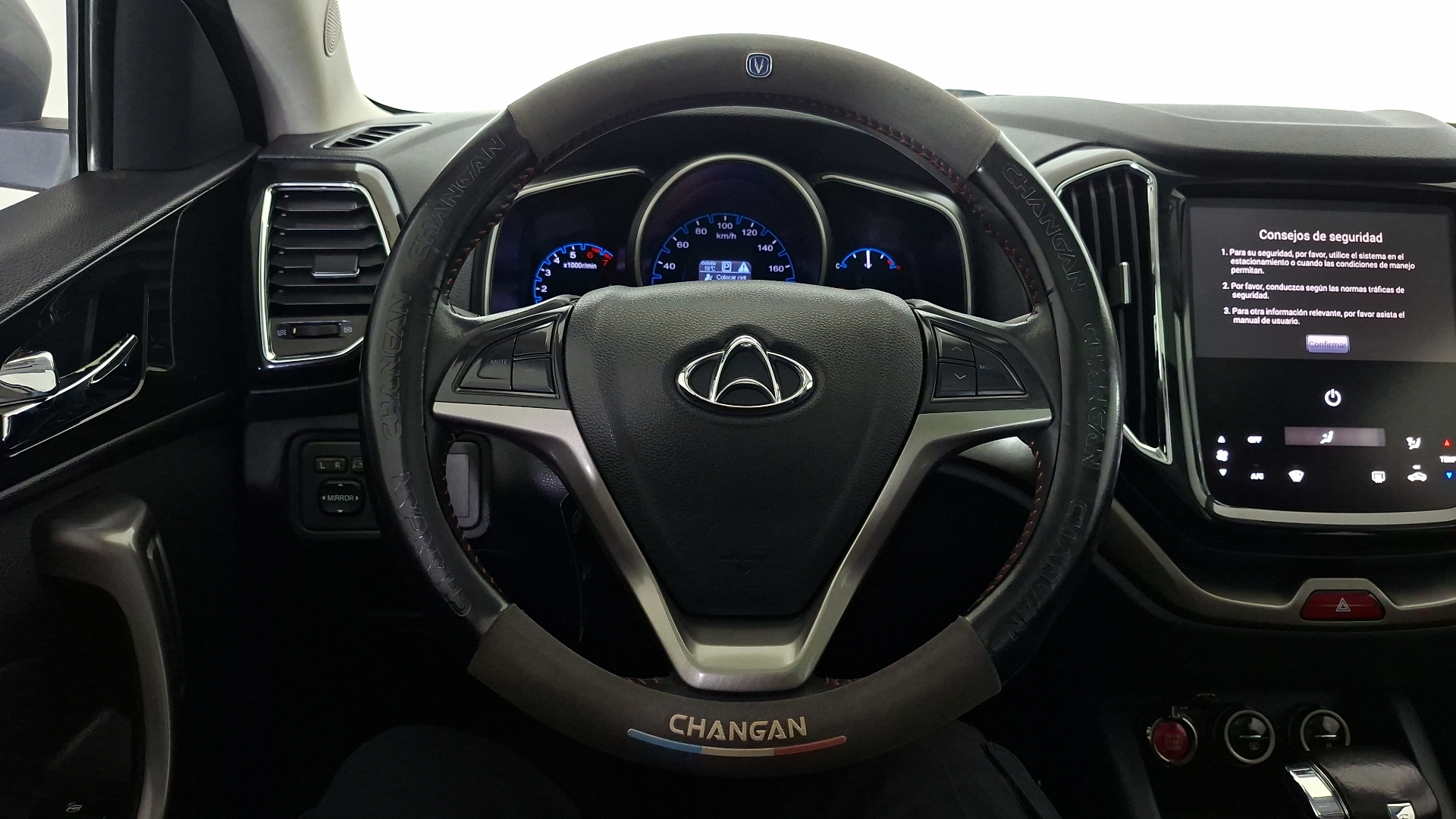 Changan Cx70 — foto 8 de 18