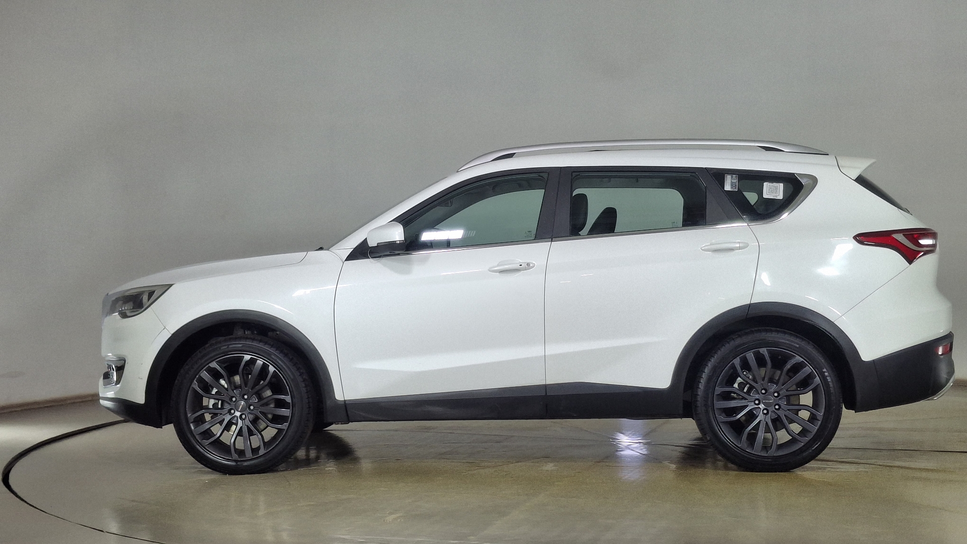Jetour X70 — foto 7 de 17