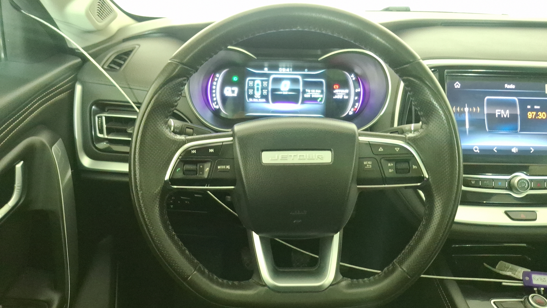 Jetour X70 — foto 8 de 17