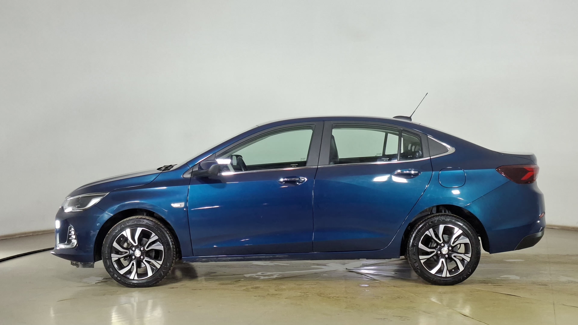 Chevrolet Onix — foto 7 de 16