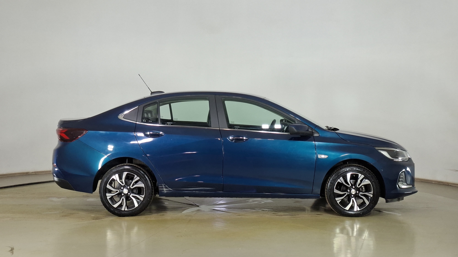 Chevrolet Onix — foto 4 de 16