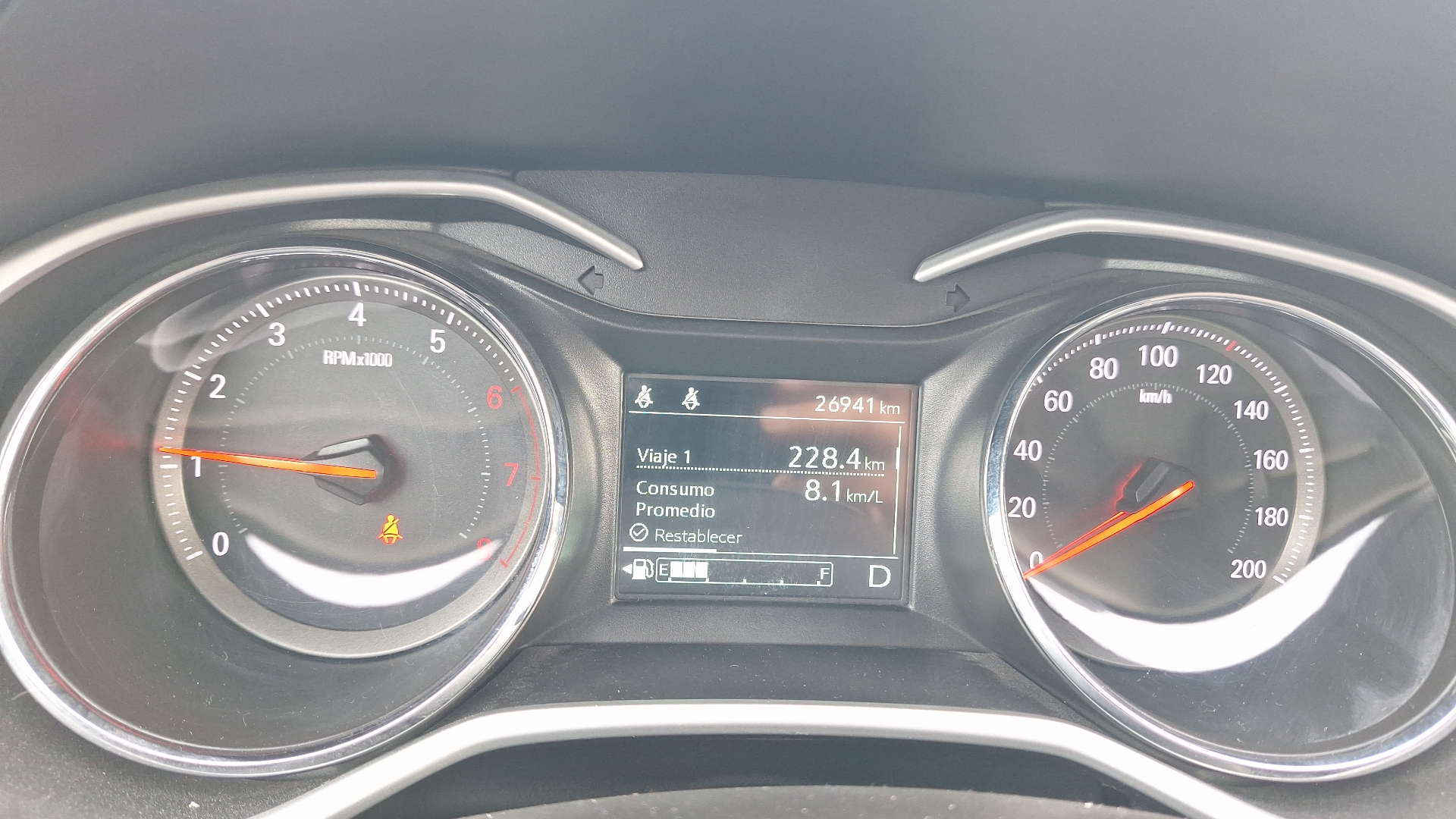 Chevrolet Onix — foto 9 de 16