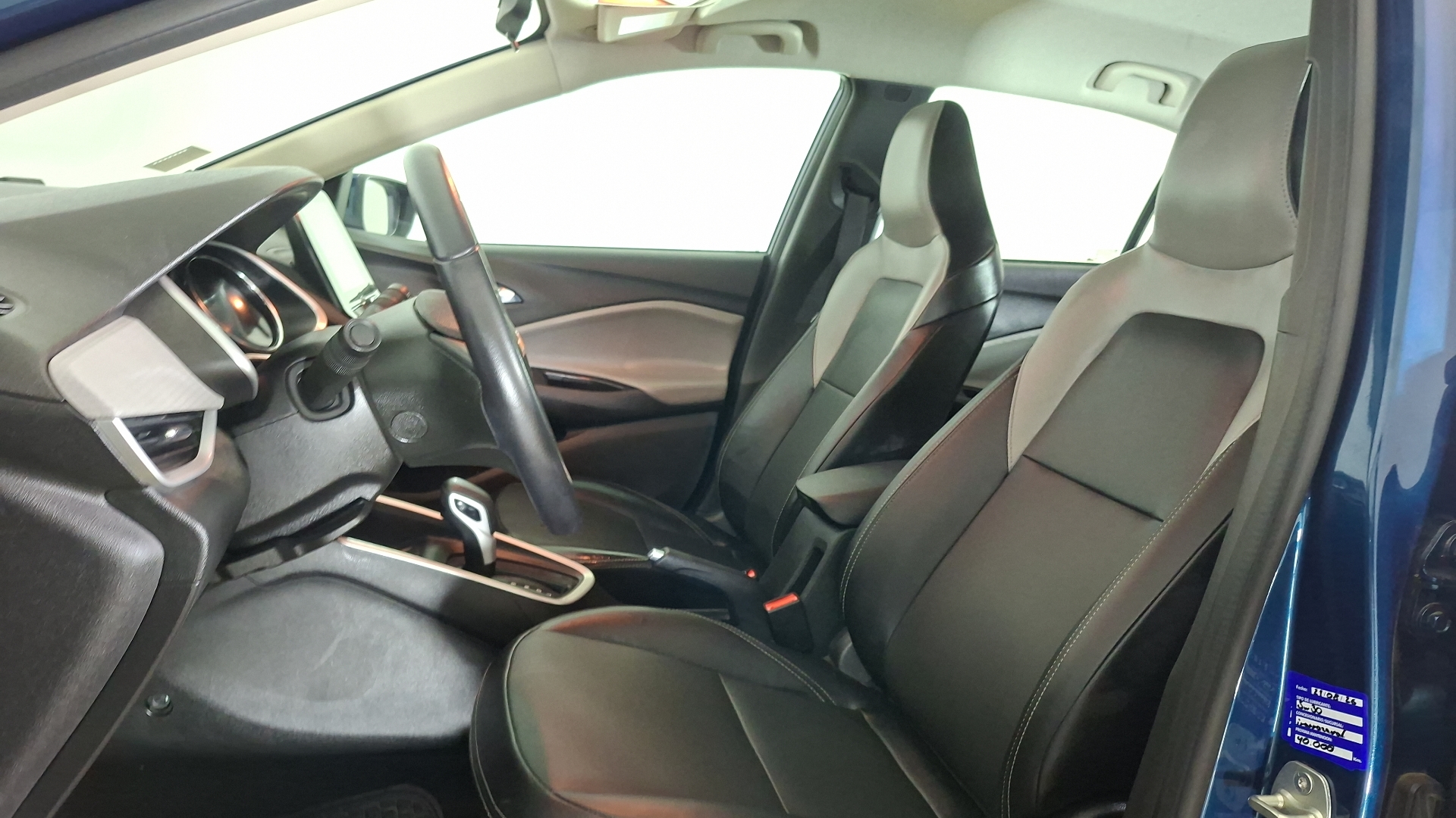 Chevrolet Onix — foto 13 de 16