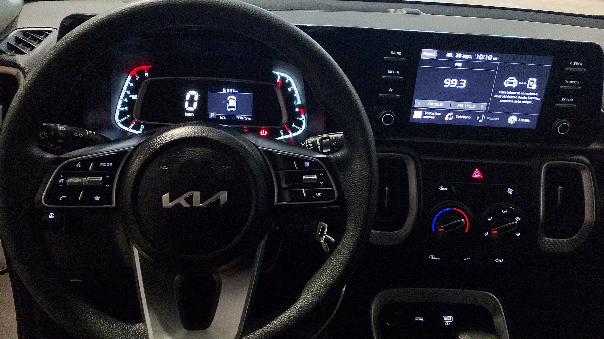 KIA Sonet — foto 8 de 16