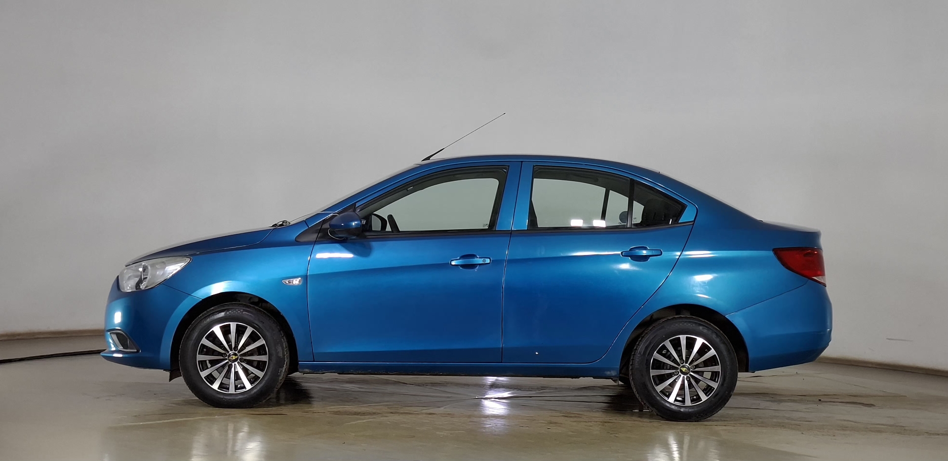 Chevrolet Sail — foto 7 de 16