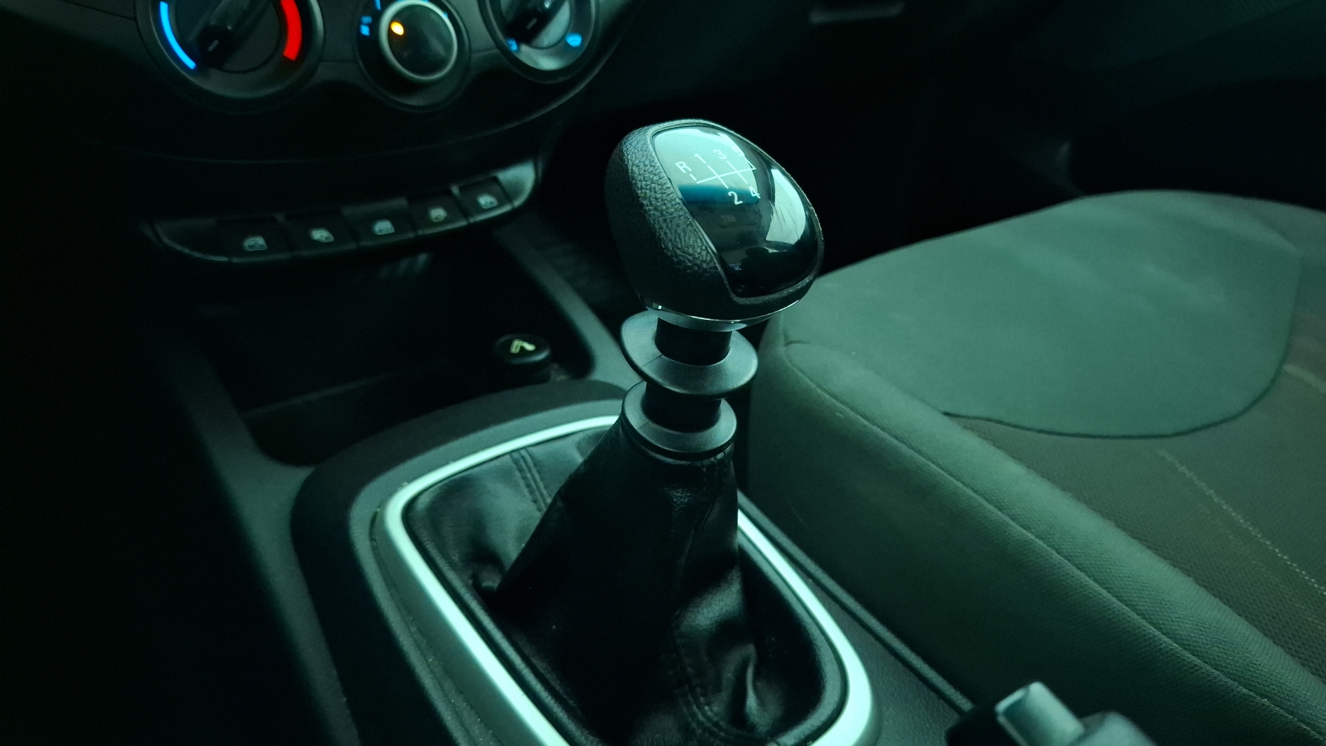 Chevrolet Sail — foto 11 de 16
