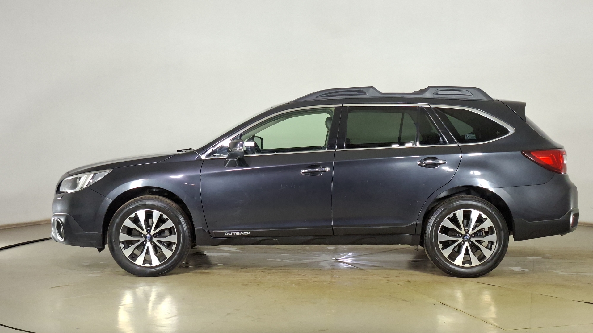 Subaru Outback — foto 7 de 17