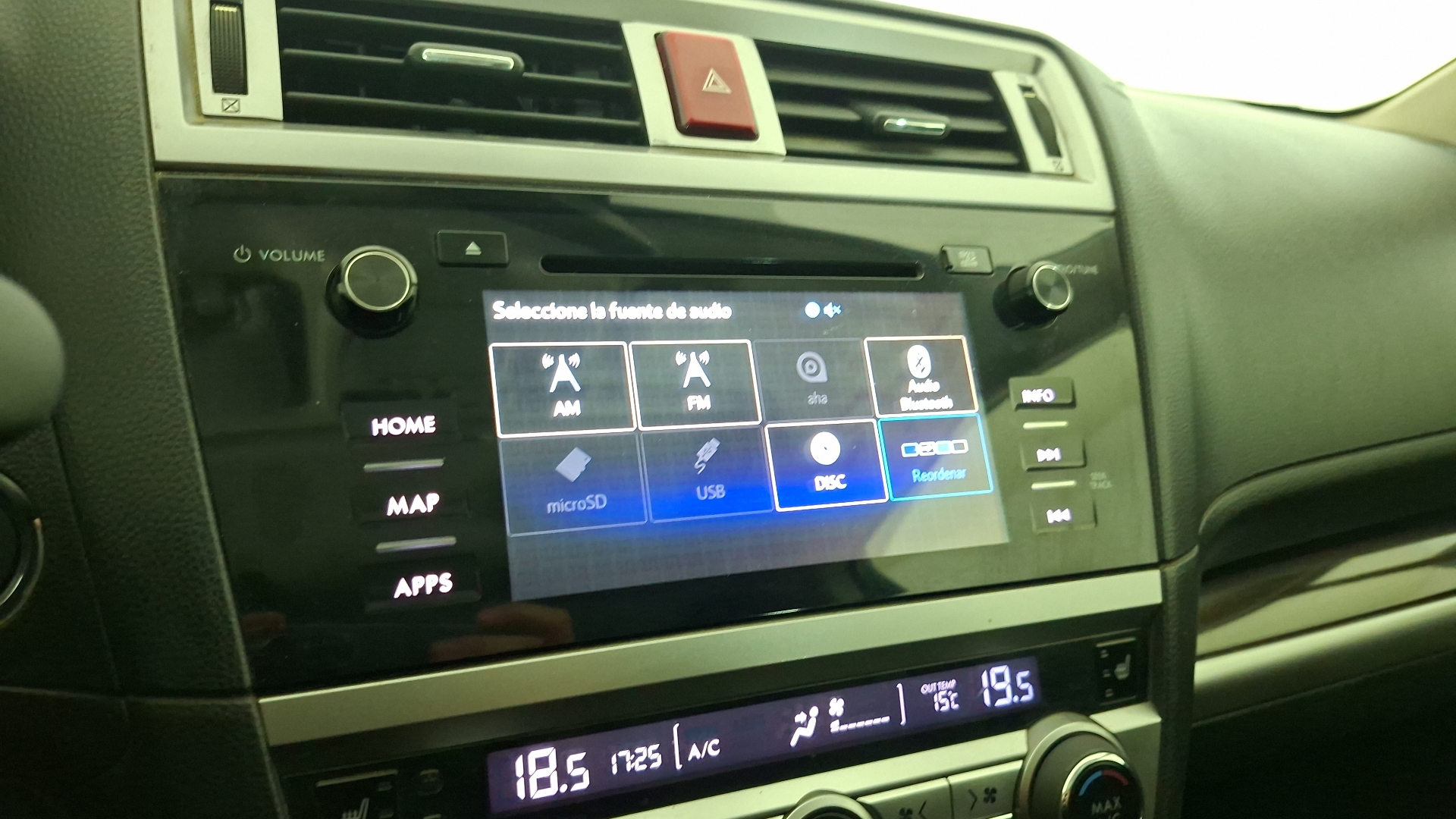 Subaru Outback — foto 10 de 17