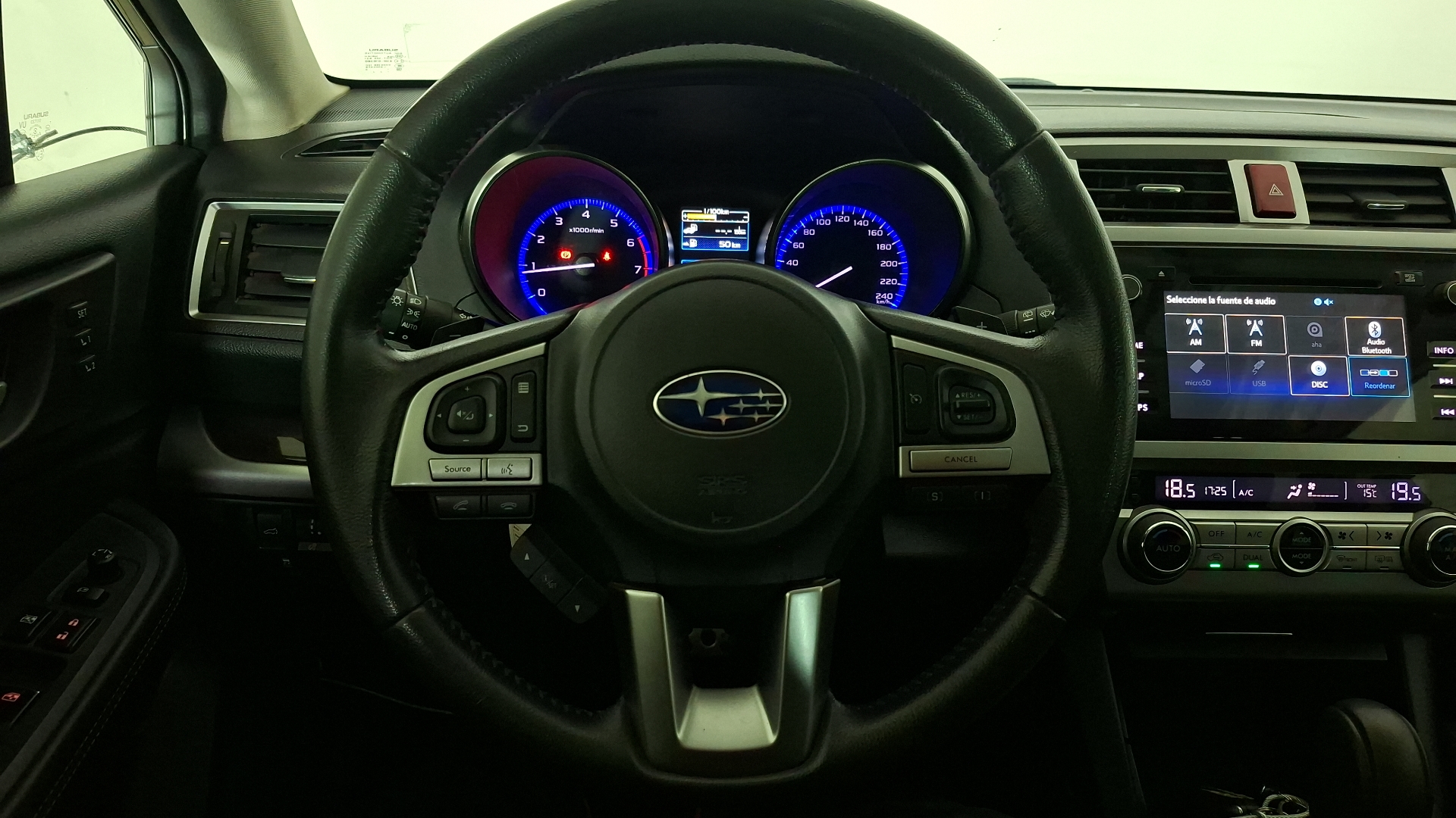 Subaru Outback — foto 8 de 17