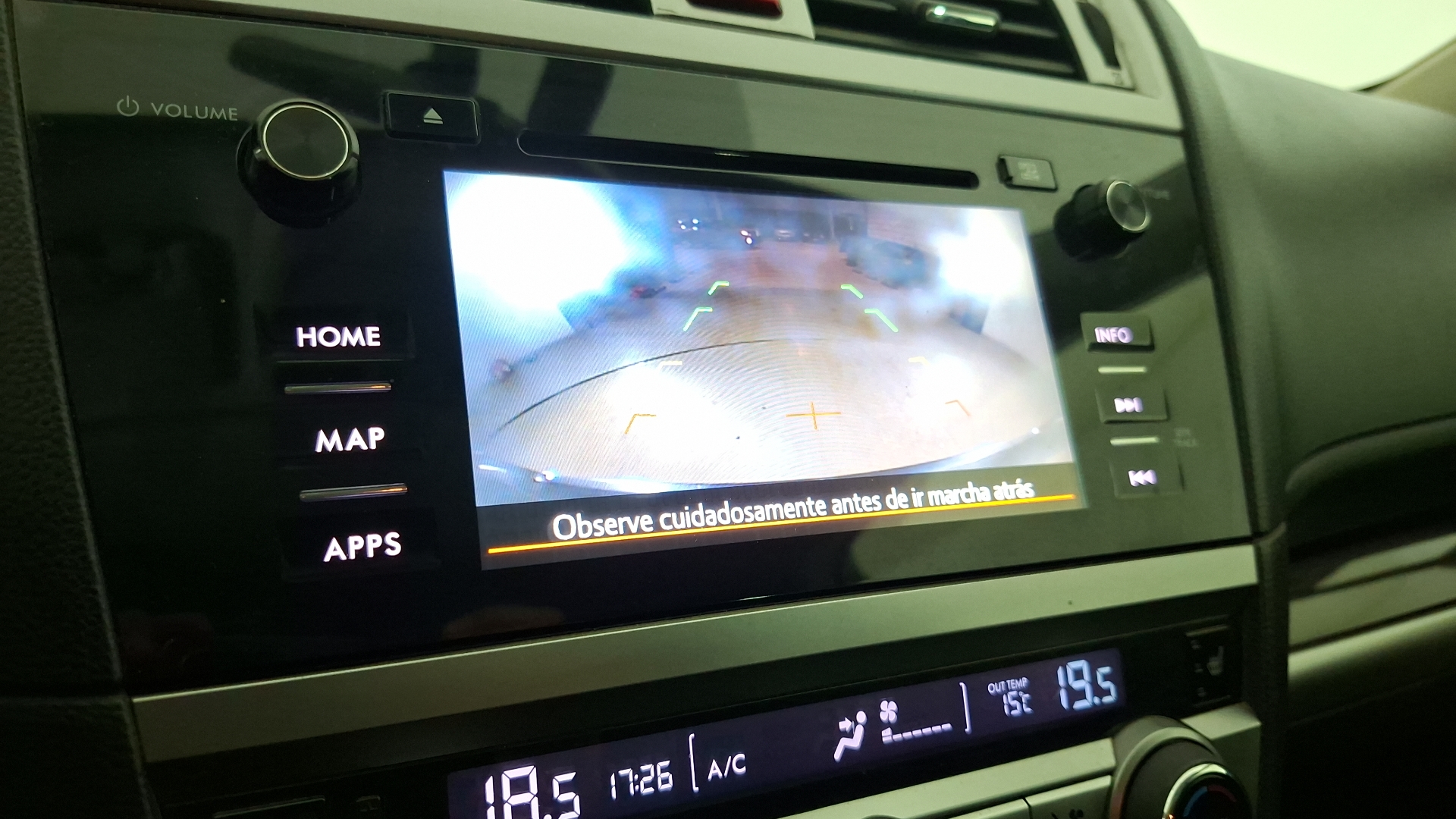 Subaru Outback — foto 12 de 17