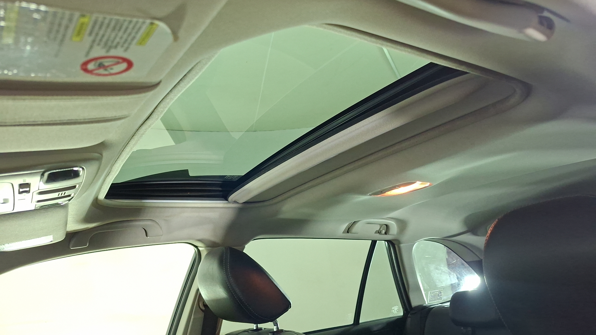 Subaru Outback — foto 13 de 17