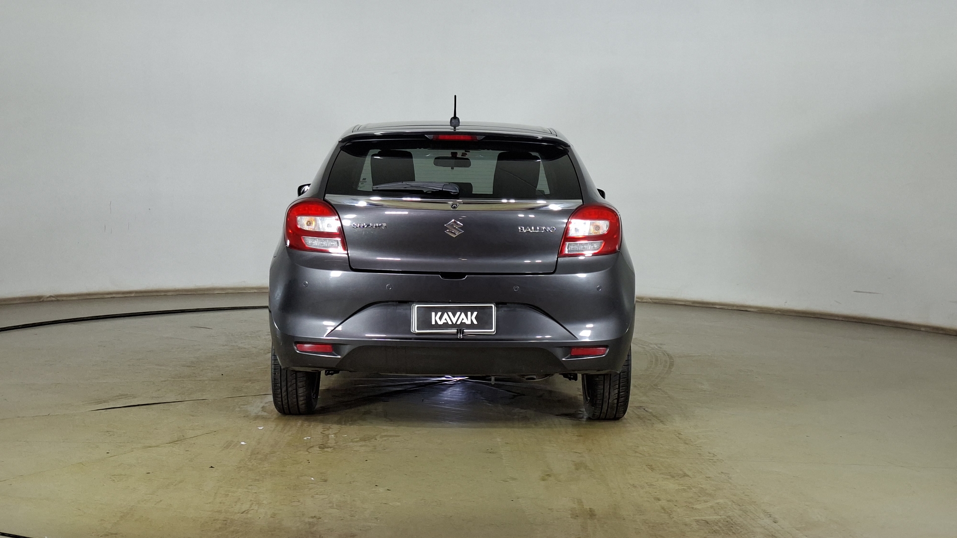 Suzuki Baleno — foto 5 de 16
