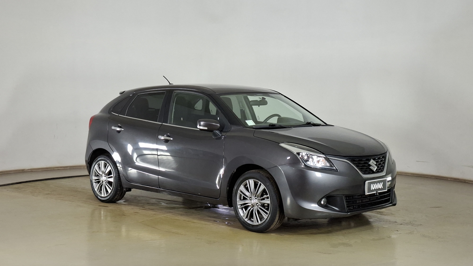 Suzuki Baleno — foto 3 de 16