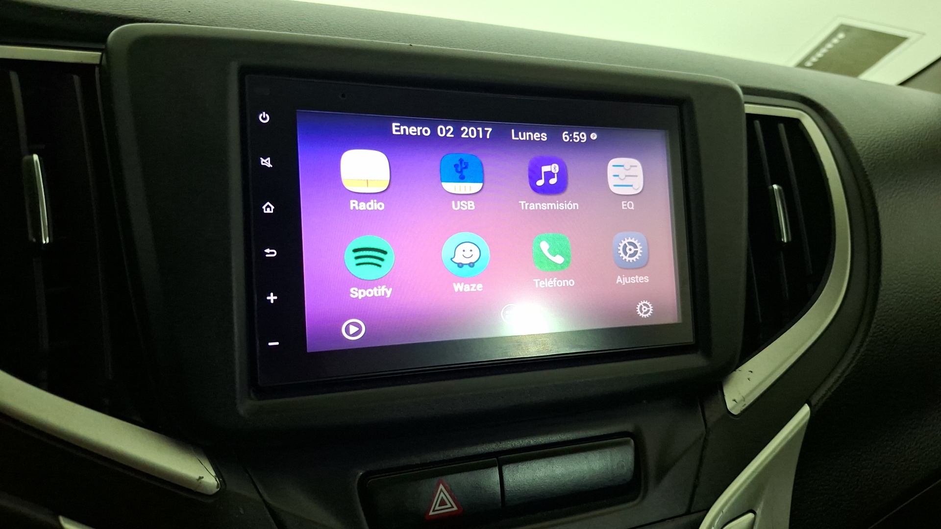 Suzuki Baleno — foto 10 de 16