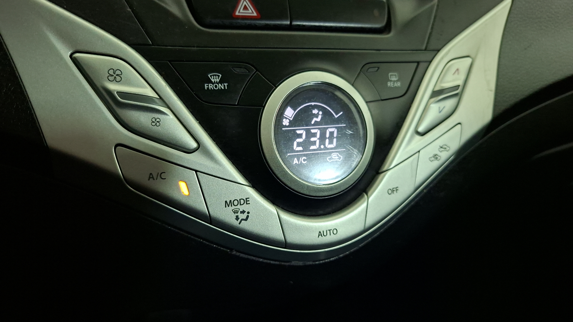 Suzuki Baleno — foto 15 de 16