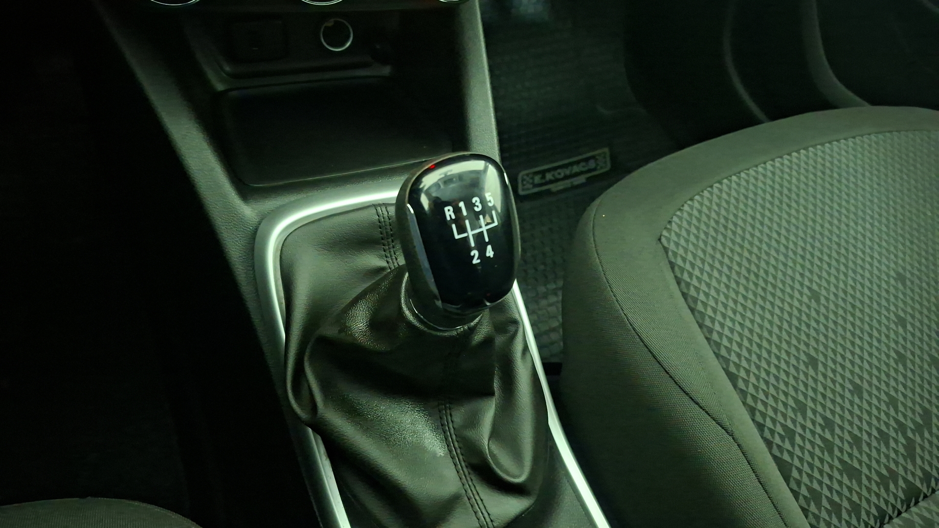 Chevrolet Tracker — foto 11 de 16