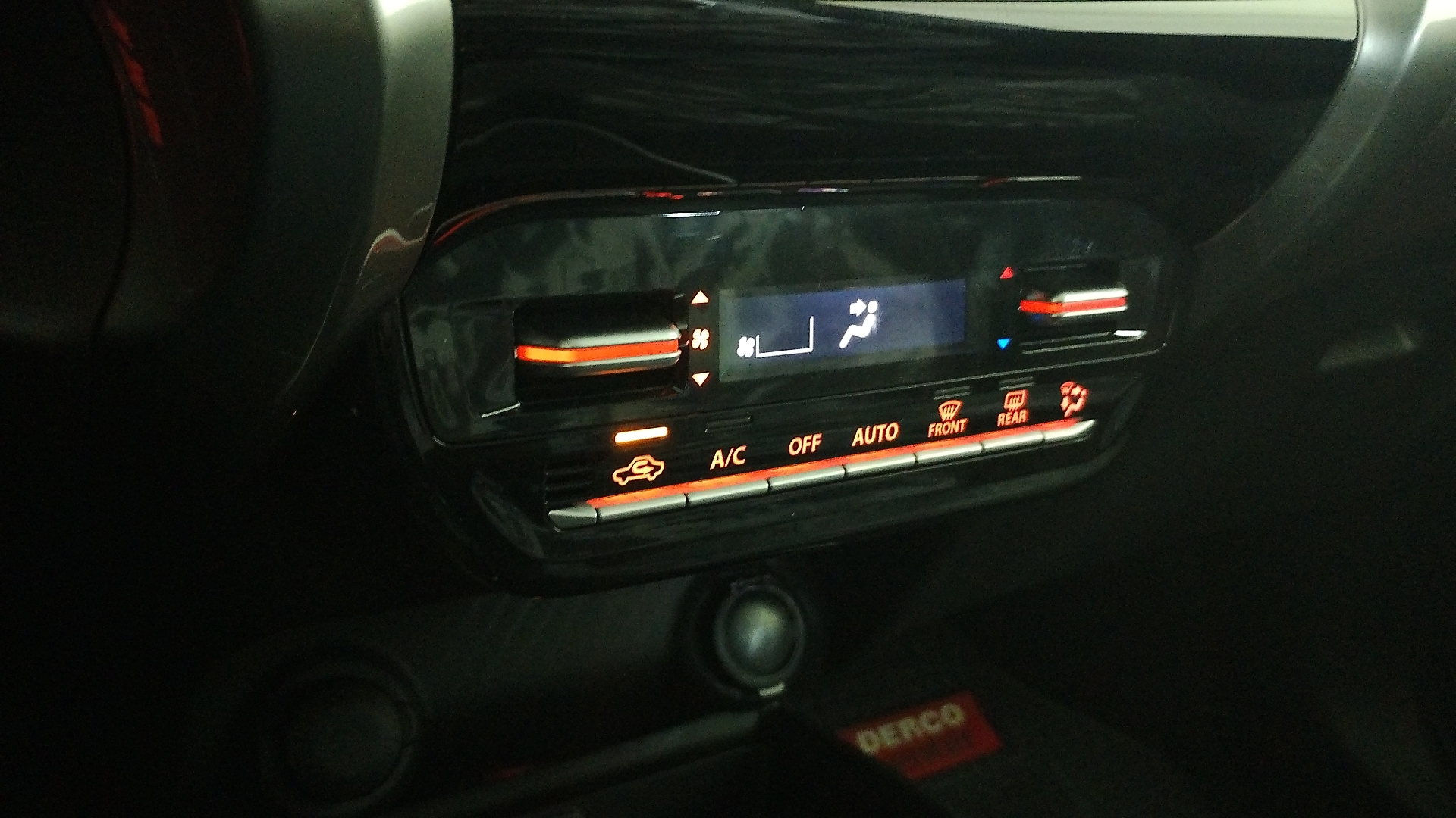 Suzuki Fronx — foto 15 de 16