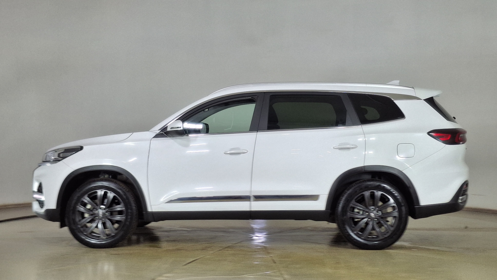 Chery Tiggo 8 — foto 7 de 15