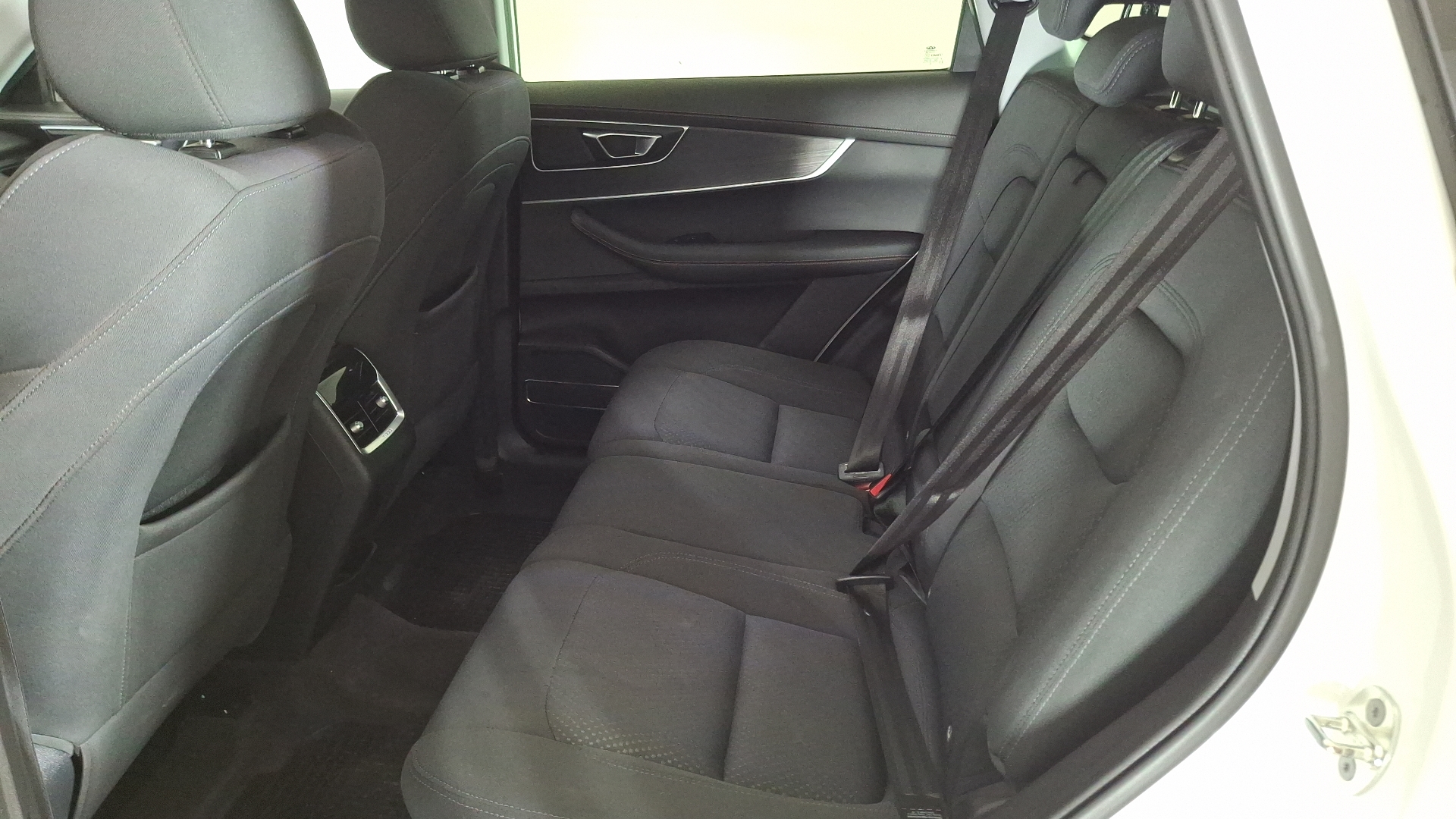 Chery Tiggo 8 — foto 13 de 15