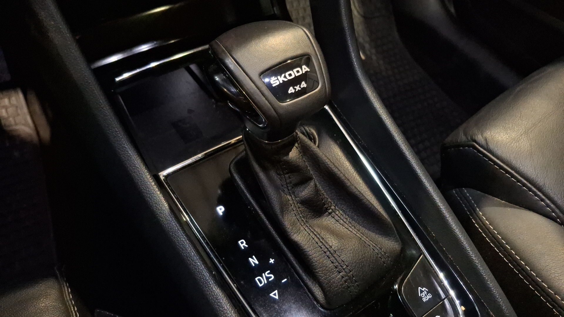 Škoda Kodiaq — foto 11 de 17