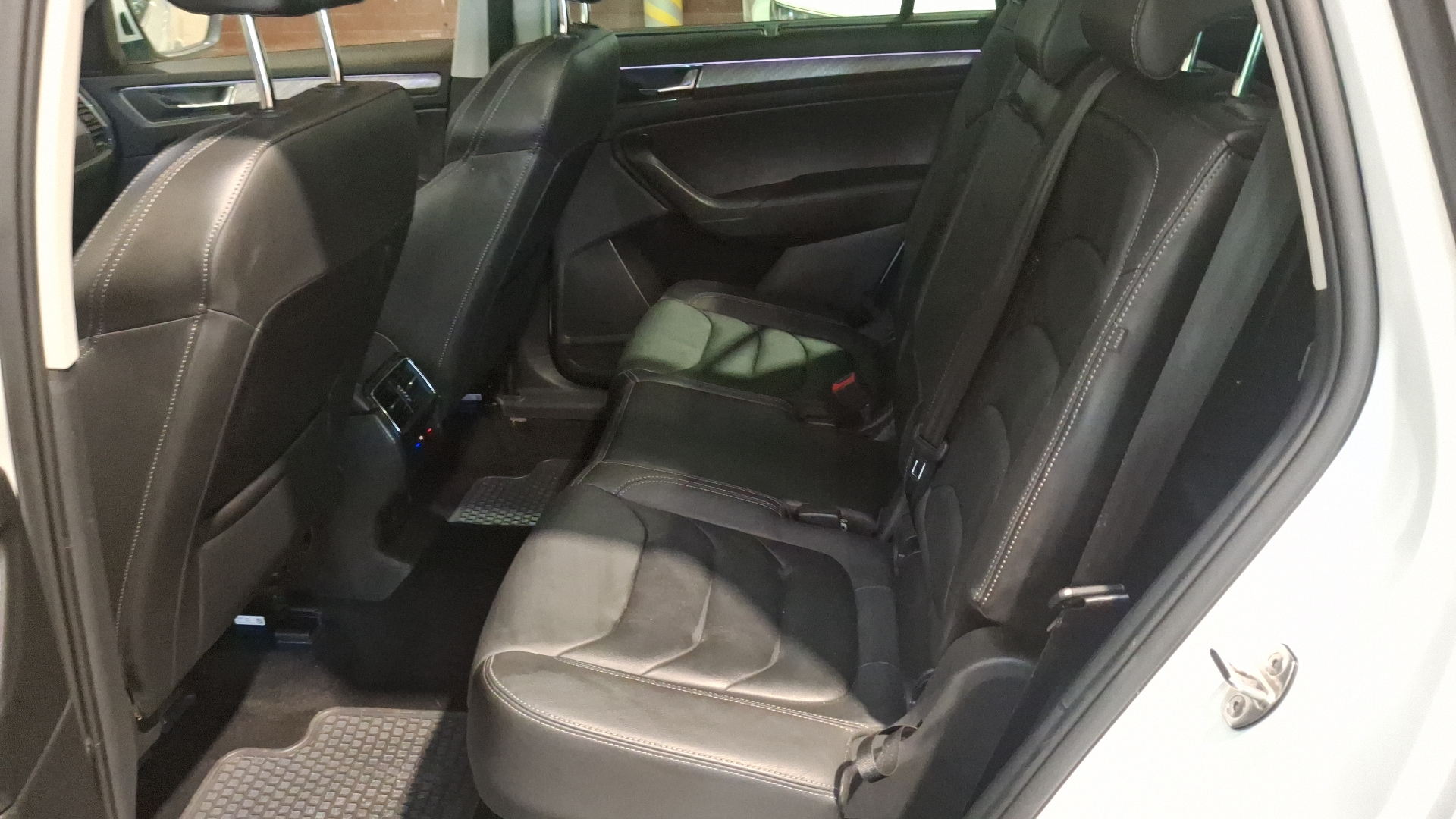 Škoda Kodiaq — foto 15 de 17
