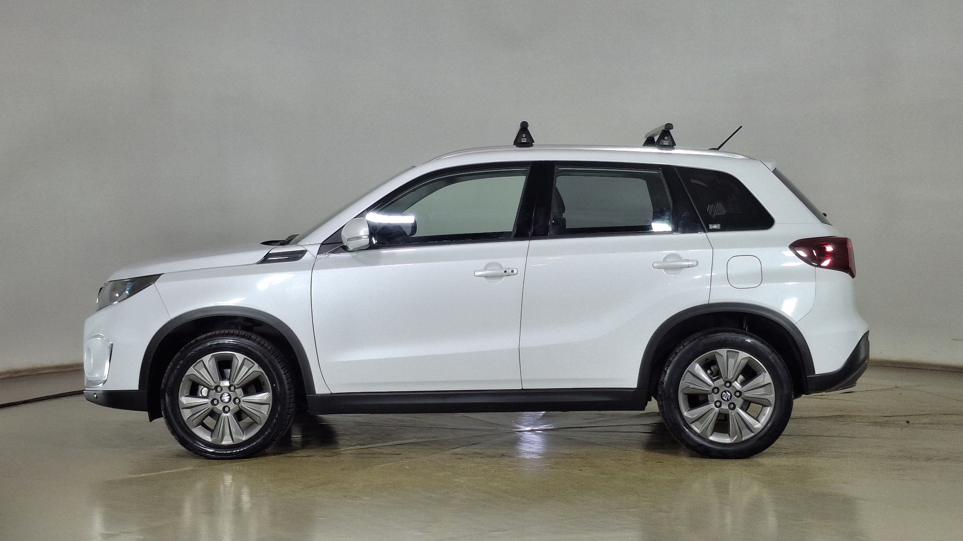 Suzuki Vitara — foto 7 de 16