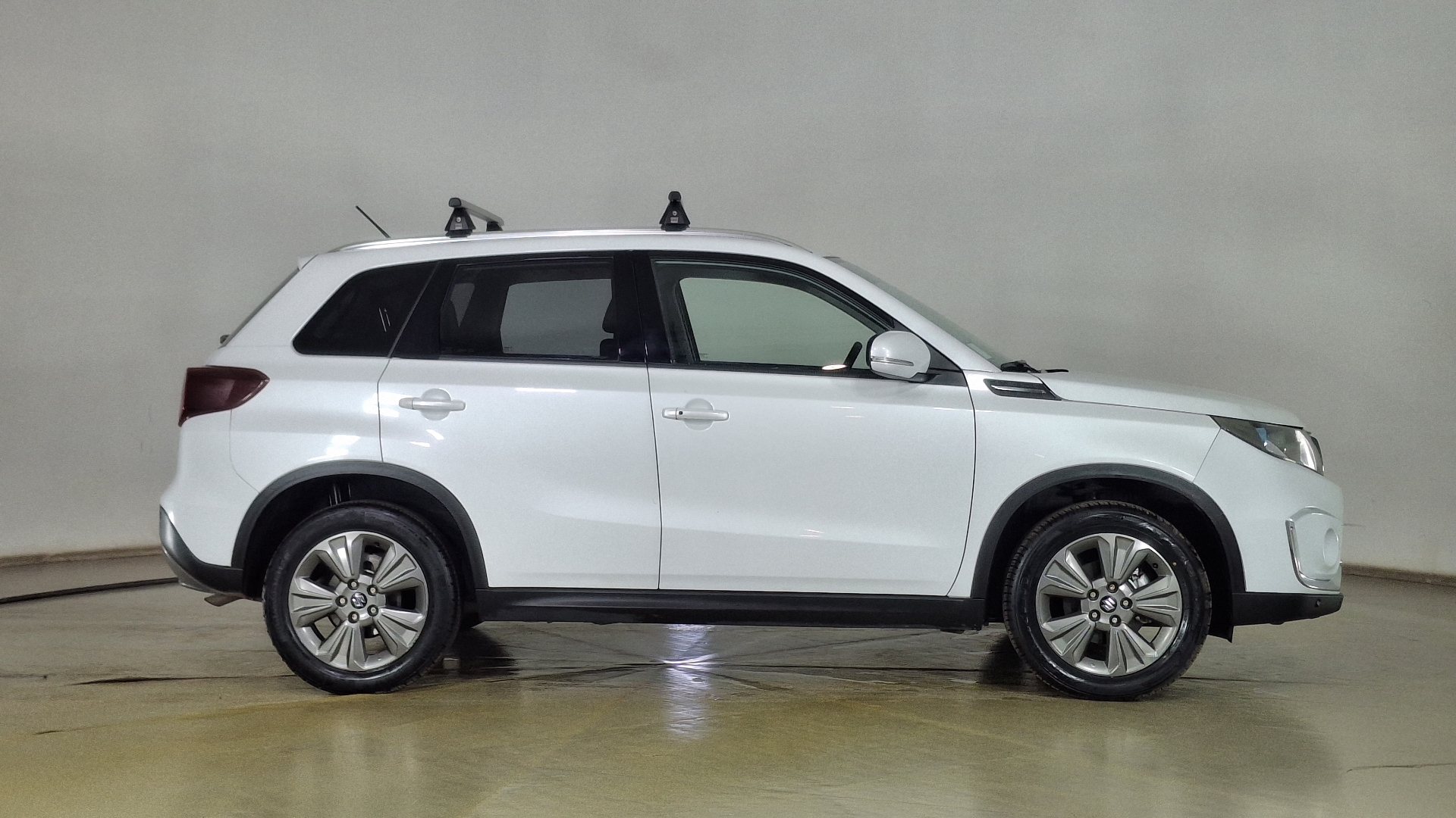 Suzuki Vitara — foto 4 de 16