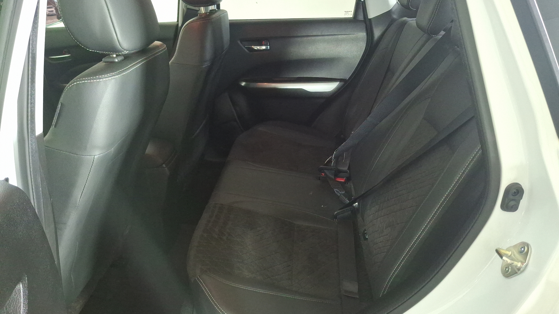 Suzuki Vitara — foto 14 de 16