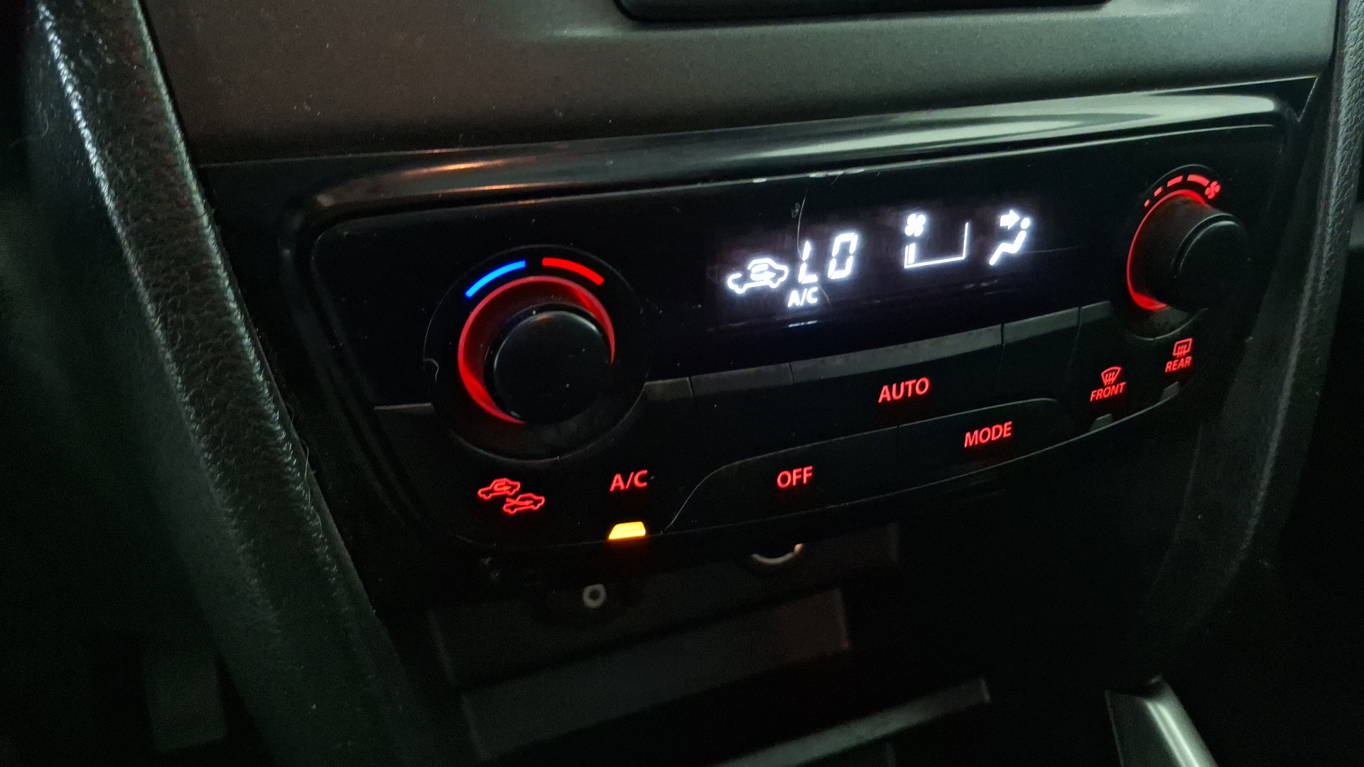 Suzuki Vitara — foto 15 de 16
