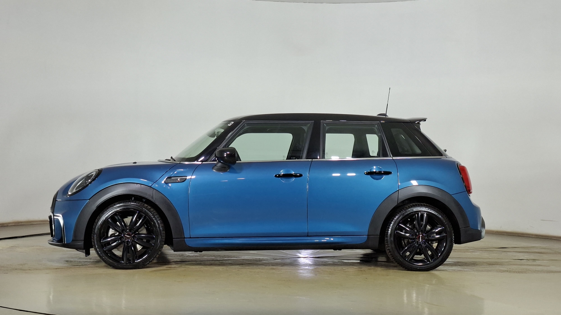 MINI Cooper — foto 7 de 17