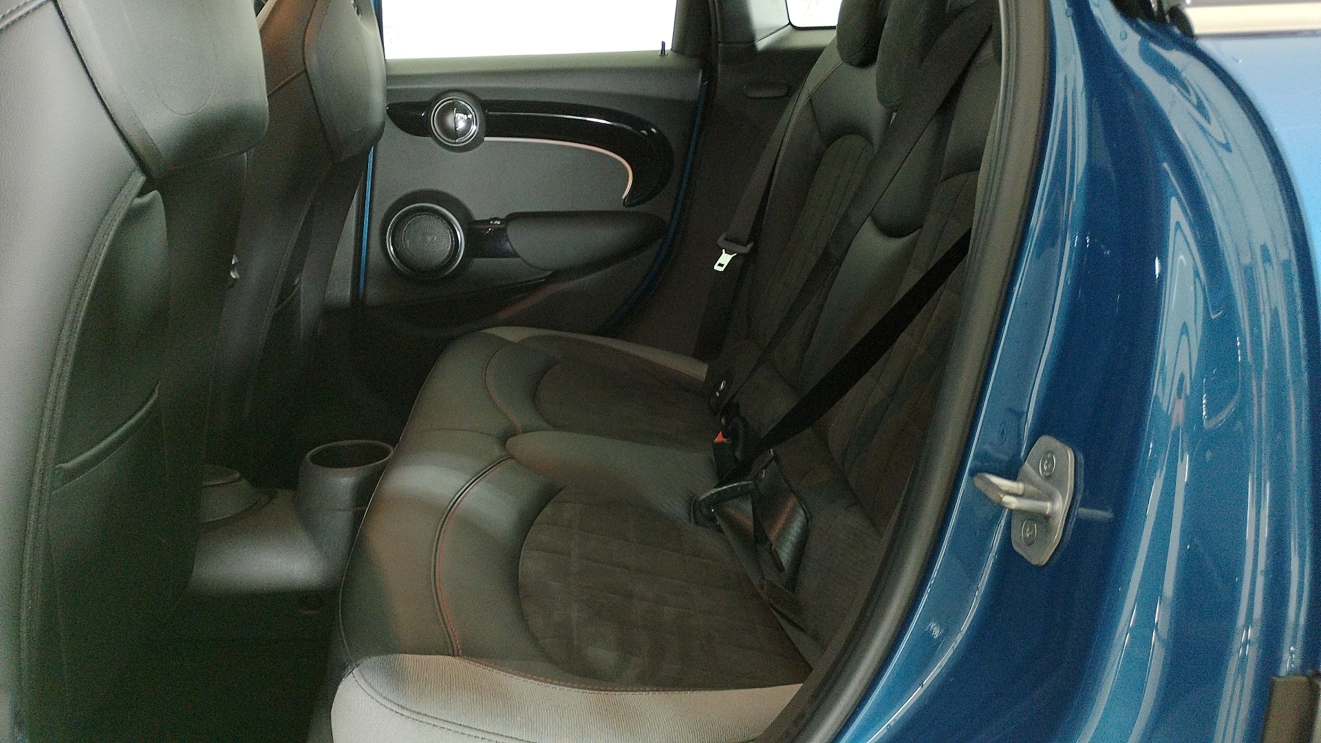MINI Cooper — foto 15 de 17