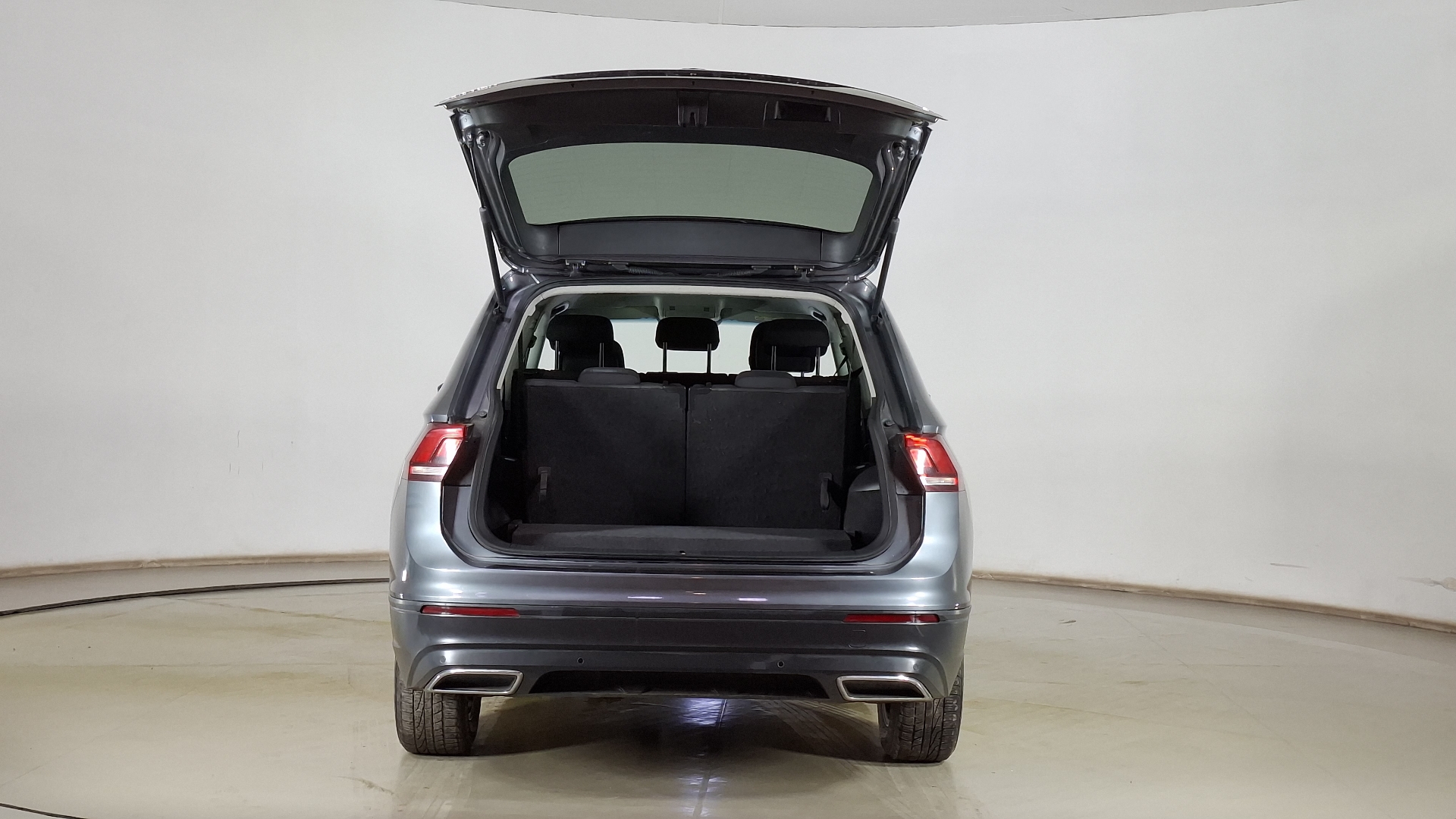 Volkswagen Tiguan — foto 6 de 17