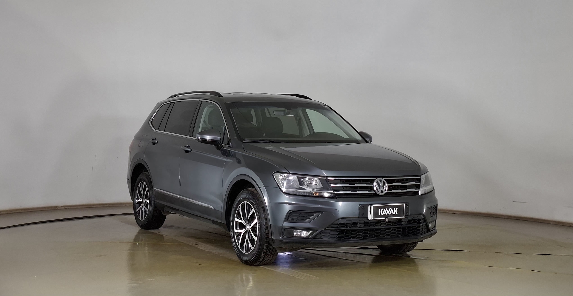 Volkswagen Tiguan — foto 3 de 17