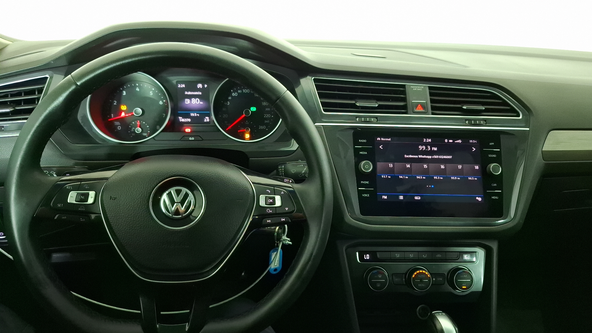 Volkswagen Tiguan — foto 8 de 17