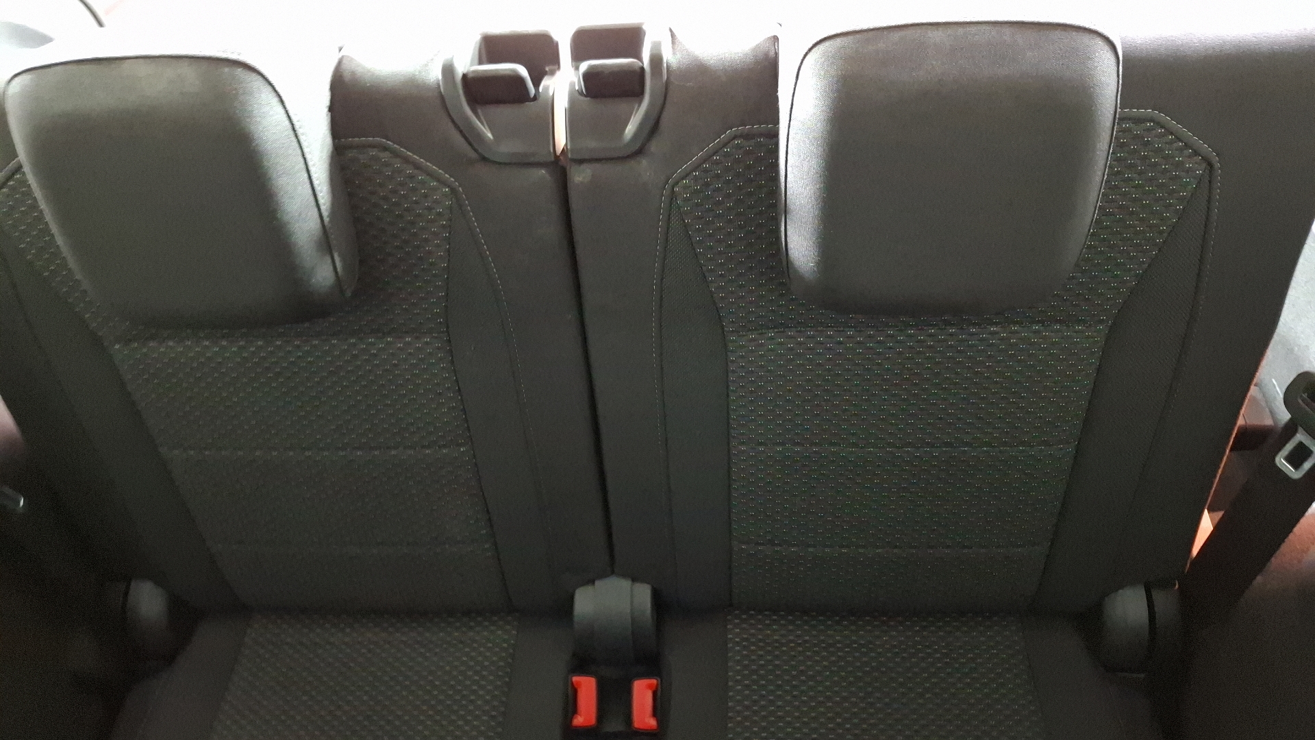 Volkswagen Tiguan — foto 15 de 17