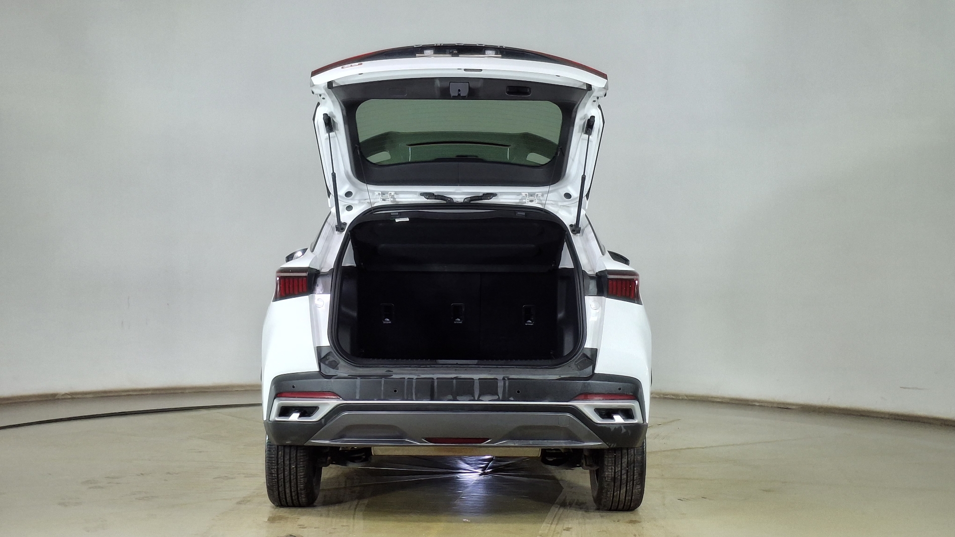 Omoda C5 — foto 6 de 16