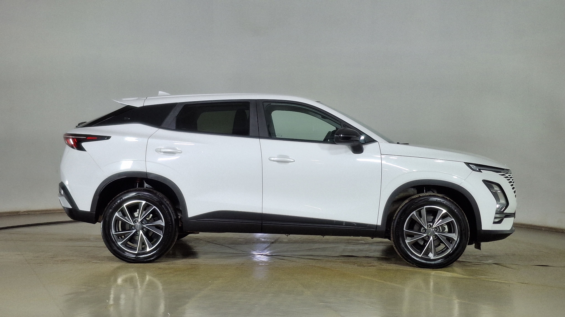 Omoda C5 — foto 4 de 16
