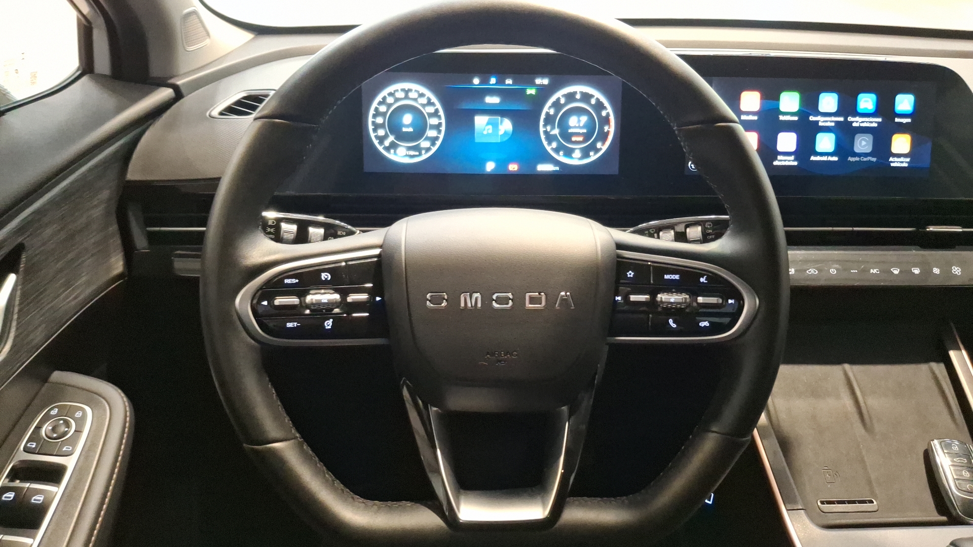 Omoda C5 — foto 8 de 16