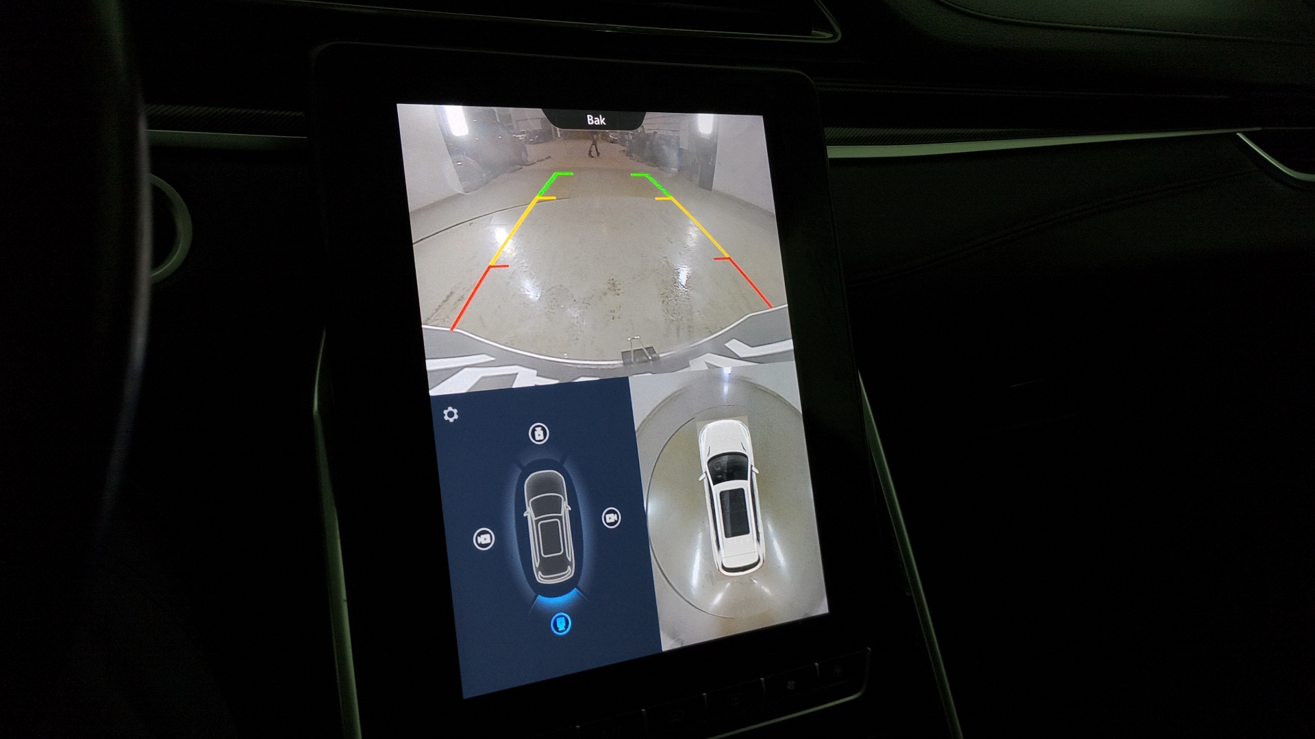 Maxus Euniq 6 — foto 12 de 17