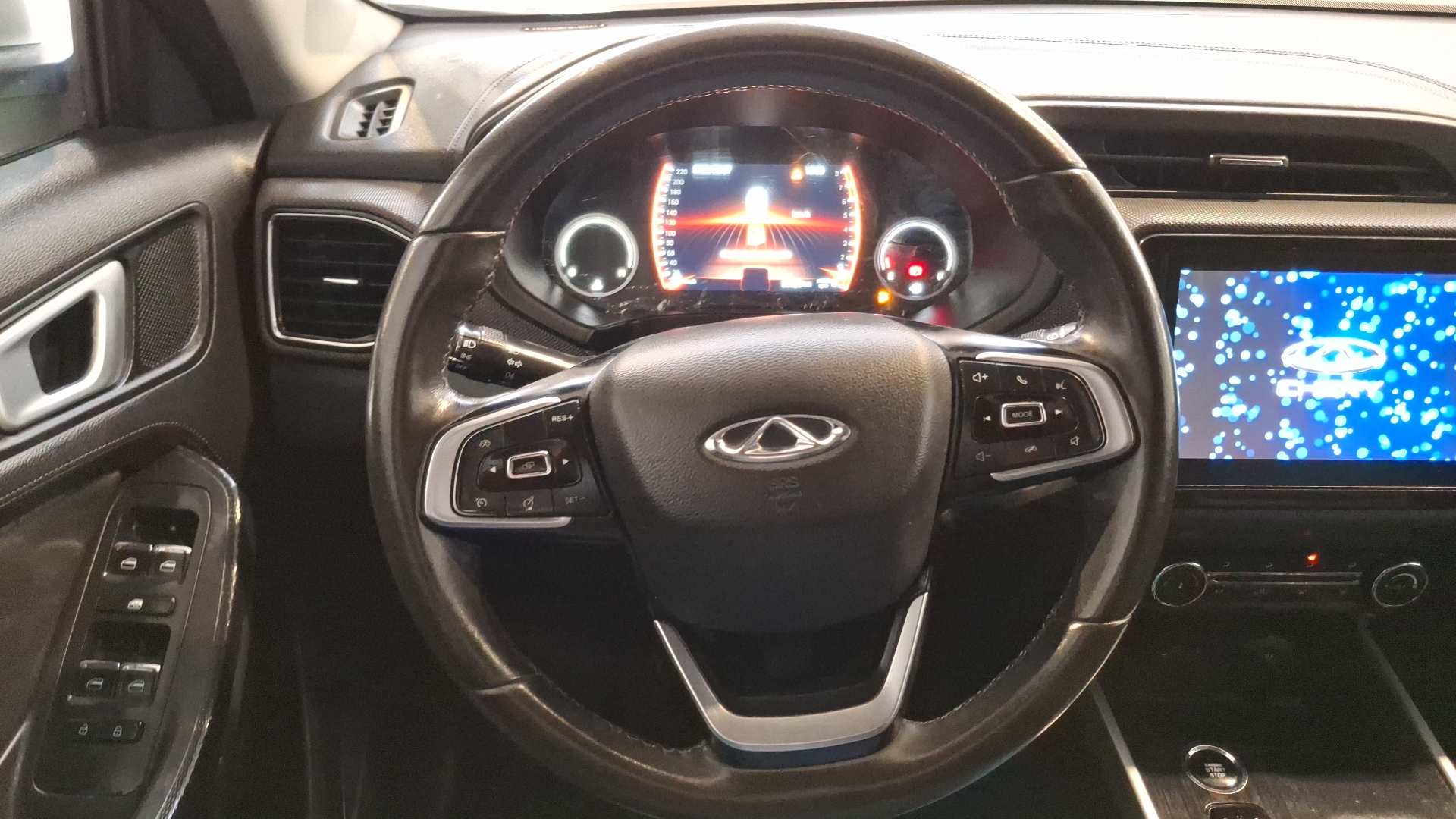 Chery Tiggo 3 — foto 8 de 16