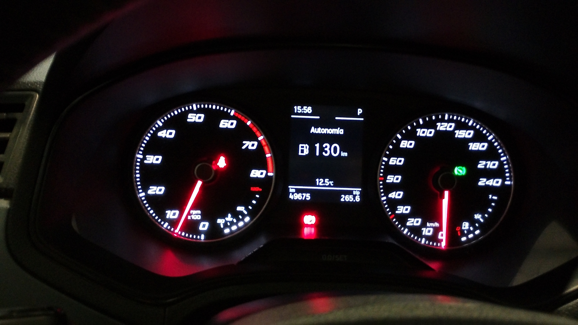 SEAT Arona — foto 9 de 16