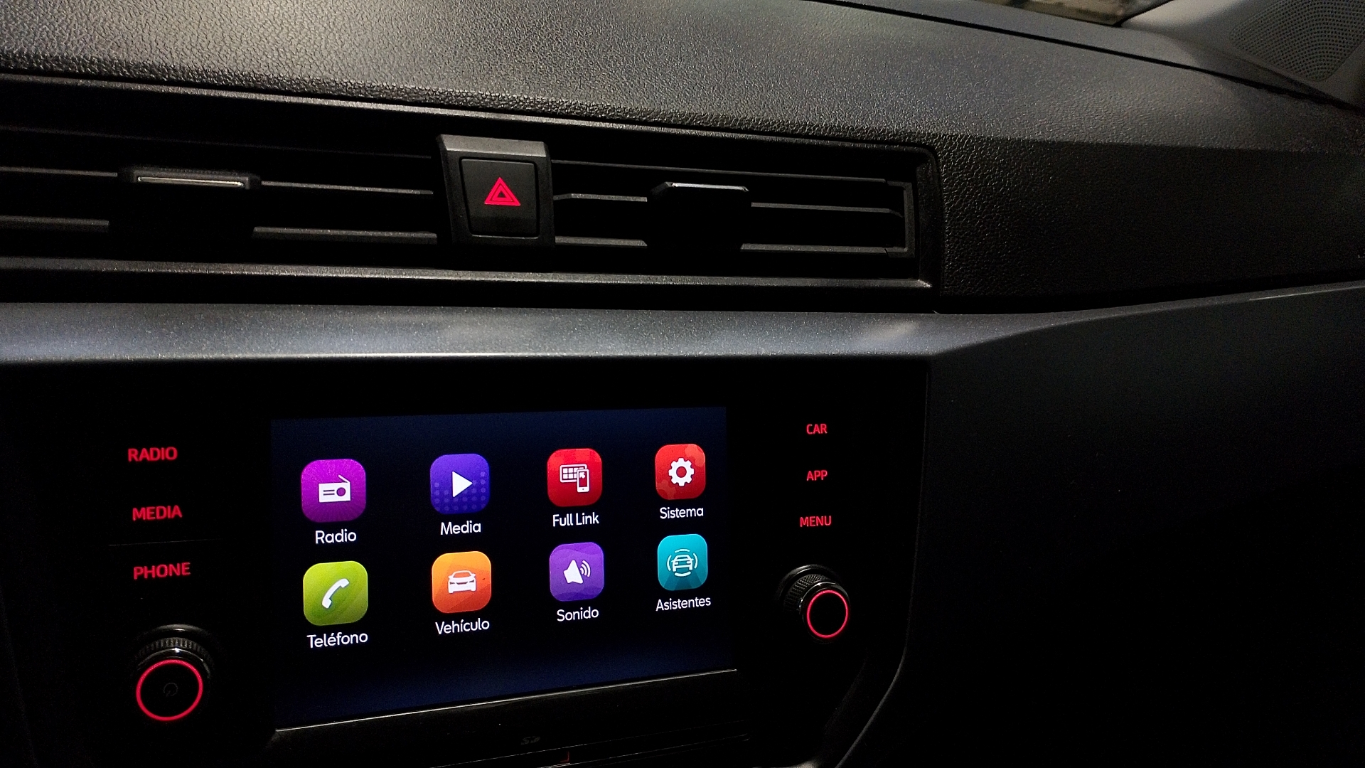 SEAT Arona — foto 10 de 16