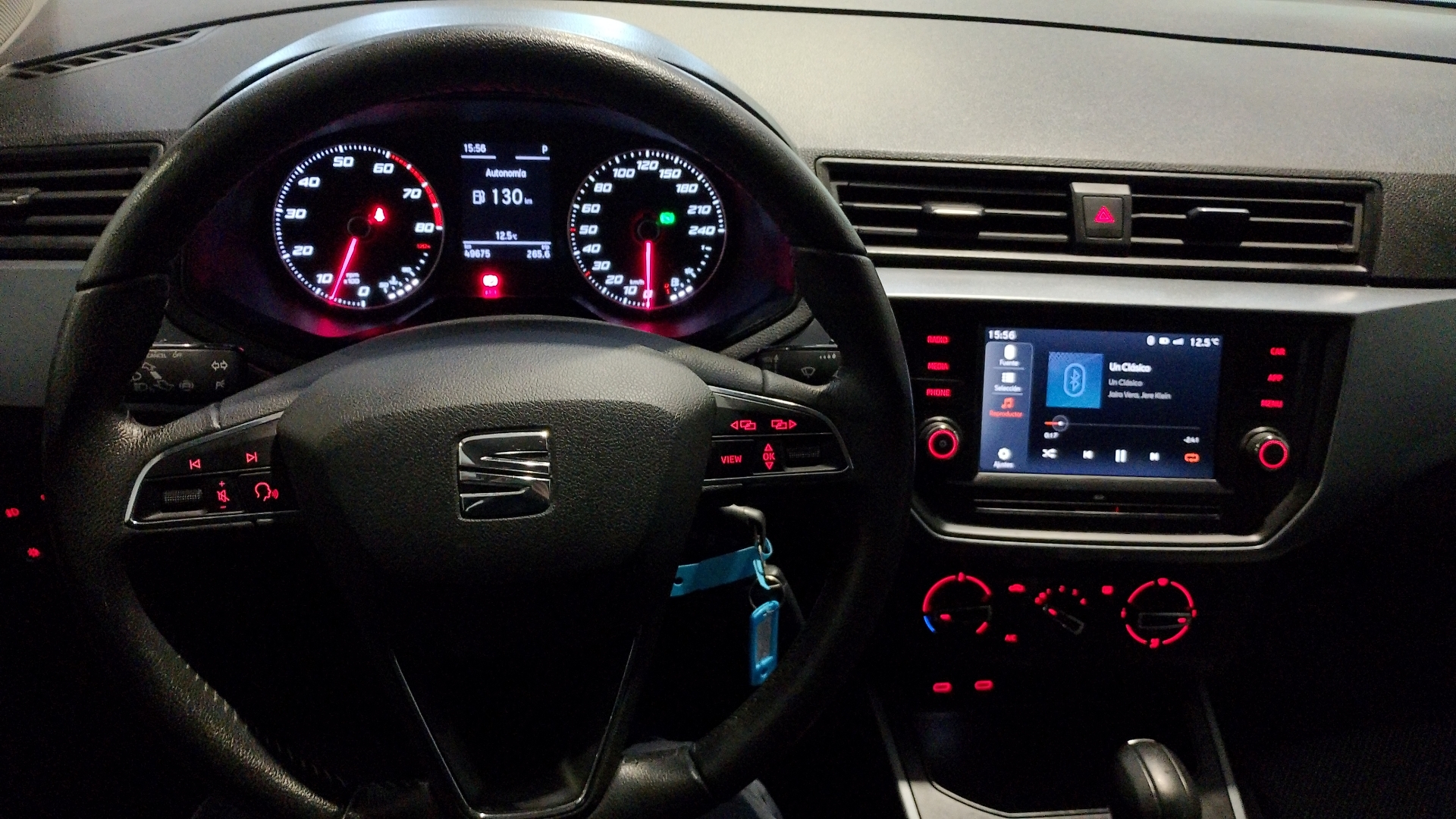 SEAT Arona — foto 8 de 16