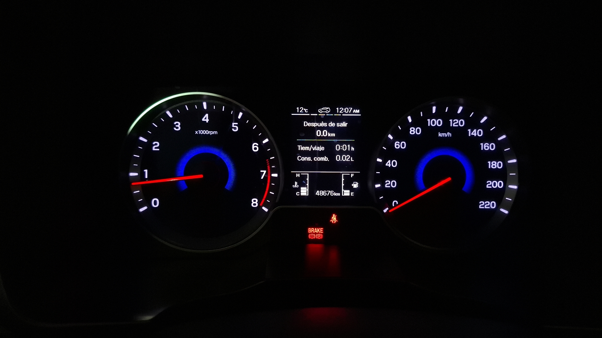SsangYong Tivoli — foto 9 de 16