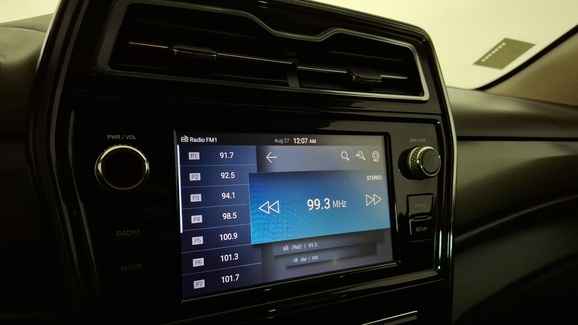 SsangYong Tivoli — foto 10 de 16
