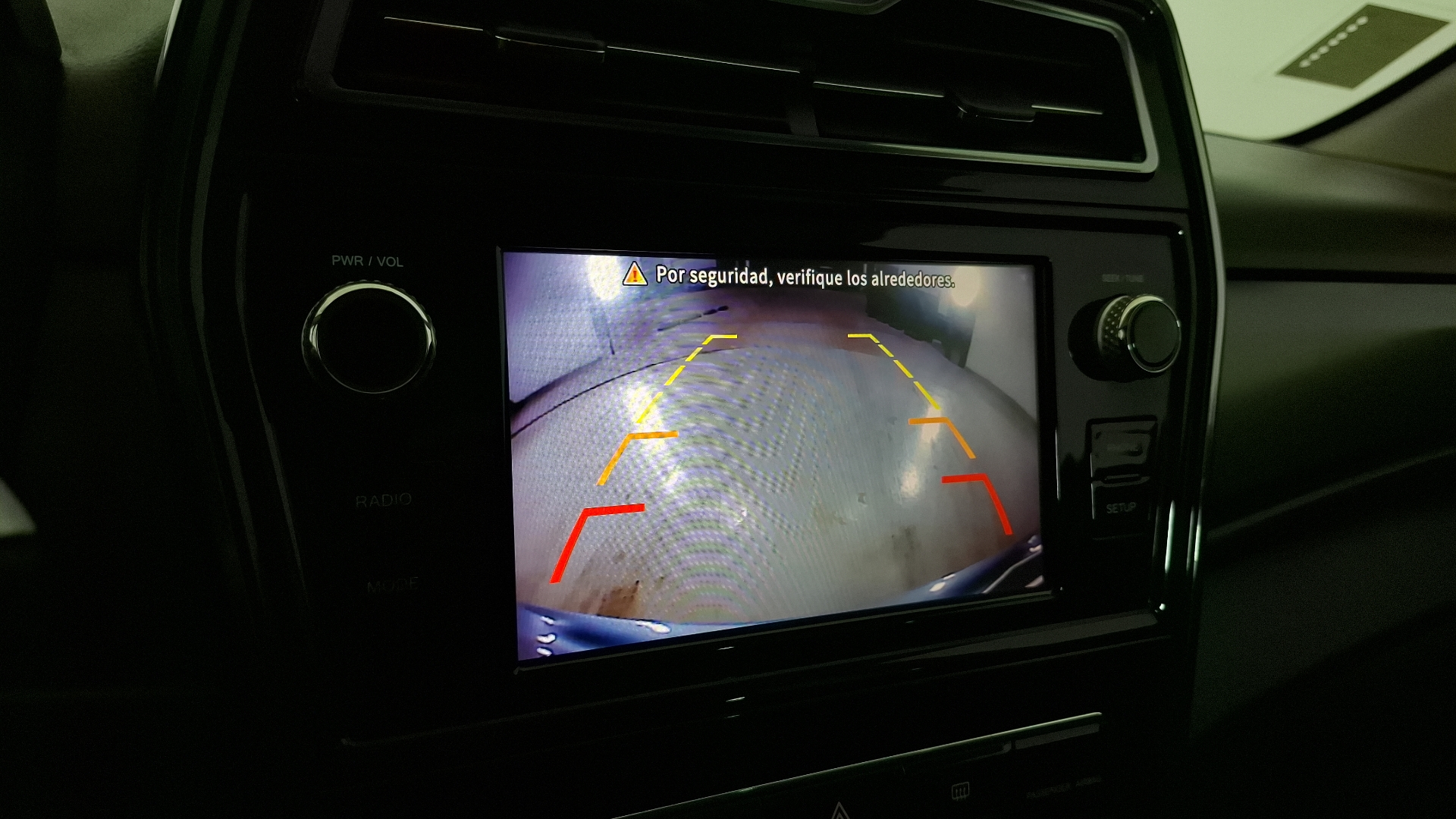 SsangYong Tivoli — foto 12 de 16