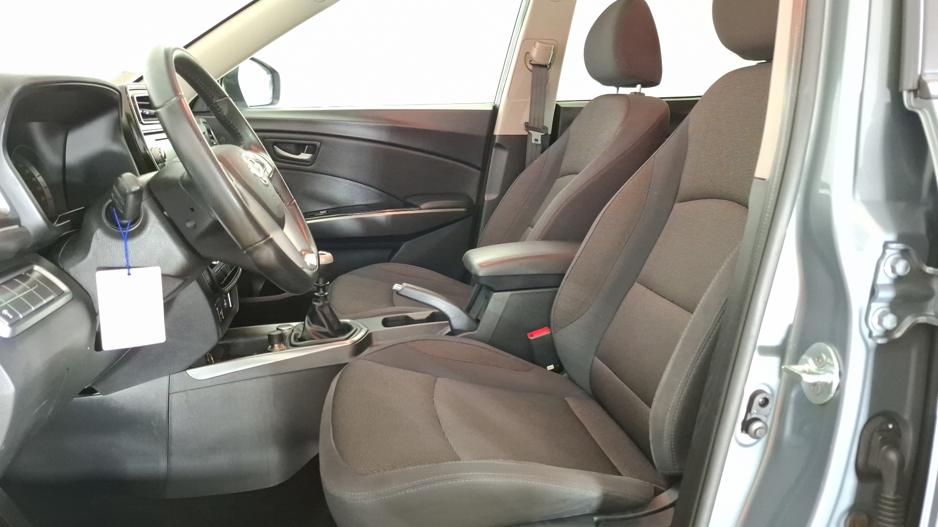 SsangYong Tivoli — foto 13 de 16