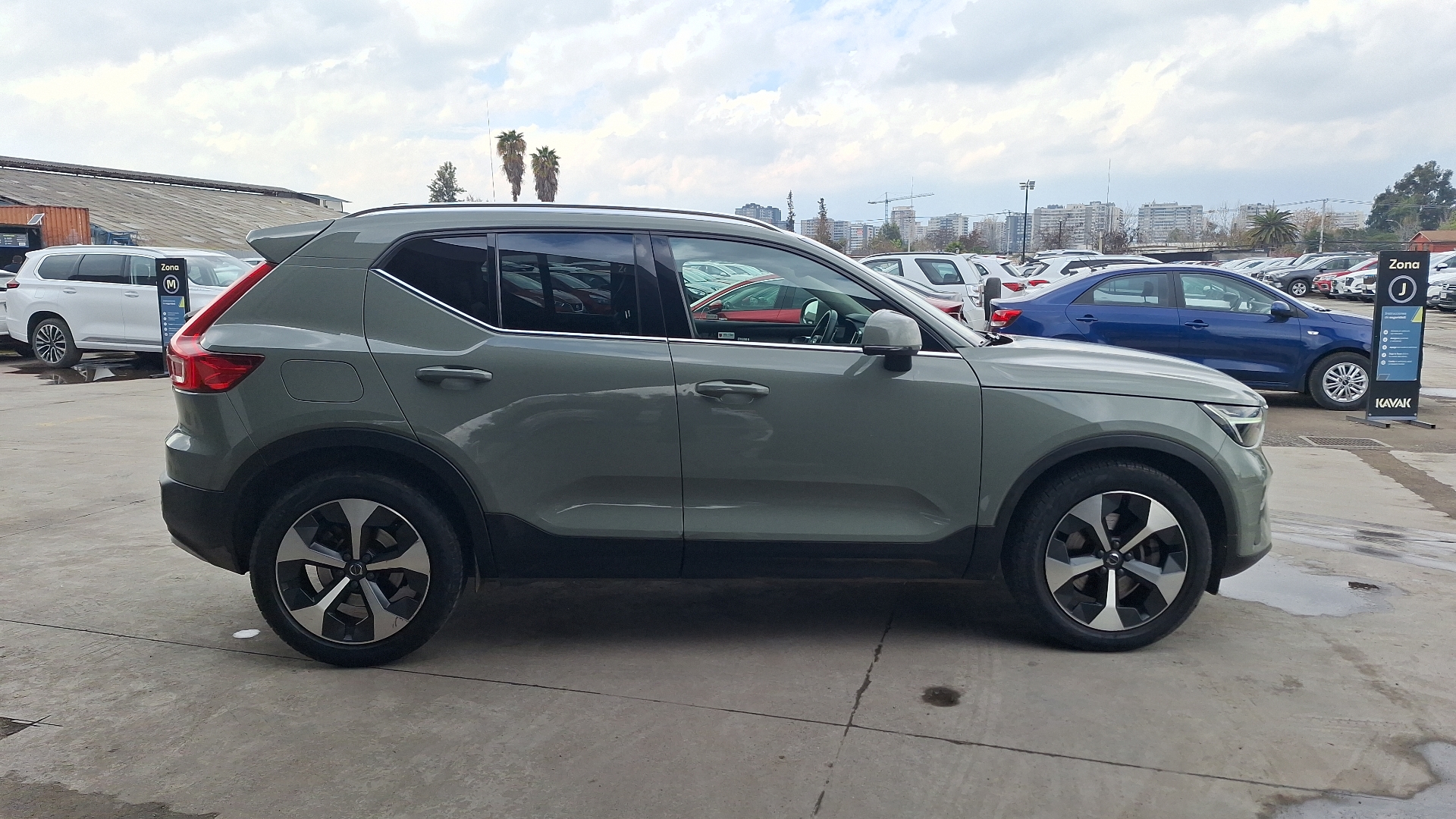 Volvo XC40 — foto 5 de 16